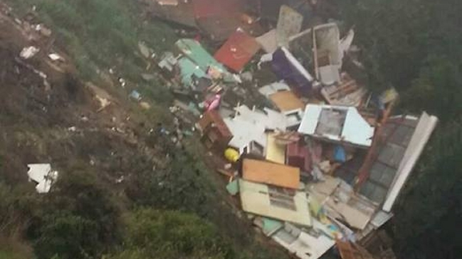 Viña del Mar: Vivienda se derrumbó tras ceder el terreno en el que estaba emplazada