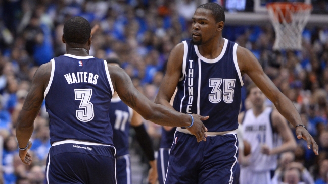 Oklahoma City Thunder venció otra vez a Dallas Mavericks y quedó a un triunfo de las semifinales