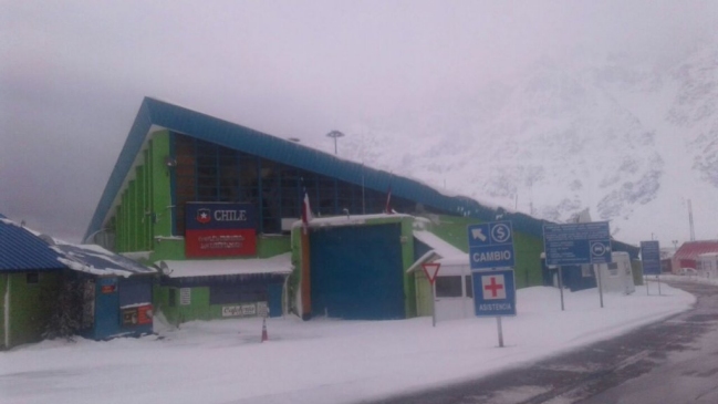 Paso Los Libertadores volverá a cerrarse este lunes por congelamiento de la ruta