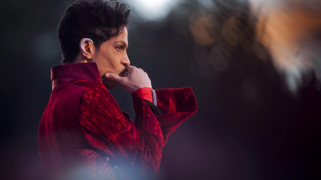 Prince trabajó durante 154 horas seguidas antes de morir, según el Mirror