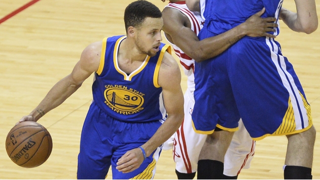 Warriors confirmaron baja de Stephen Curry por al menos 15 días
