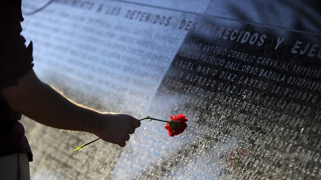 Encuesta Cooperativa: Mayoría cree que Chile está 