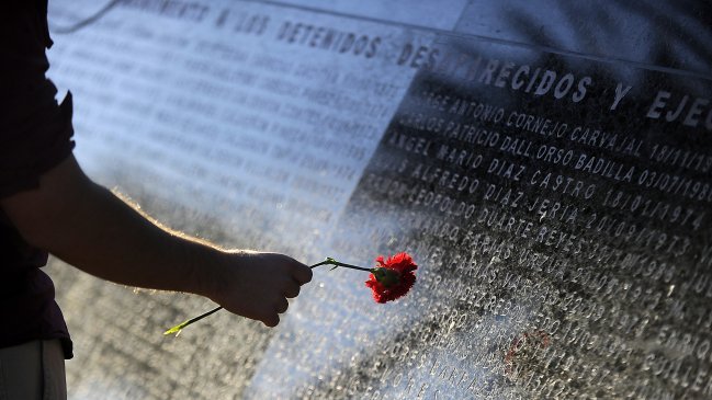 Encuesta Cooperativa: Mayoría cree que Chile está 