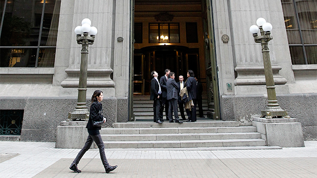 Consejeros del Banco Central evaluaron subir la tasa de interés