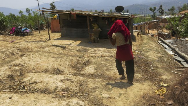 La aldea maldita del tráfico de riñones languidece tras el terremoto en Nepal