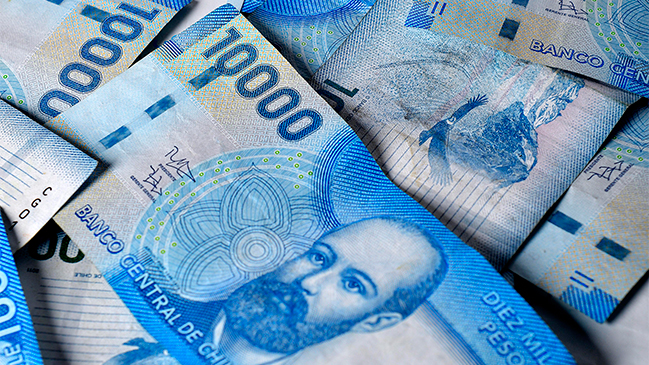 Excesos de isapres: Casi 60 por ciento de cotizantes recibe menos de cinco mil pesos