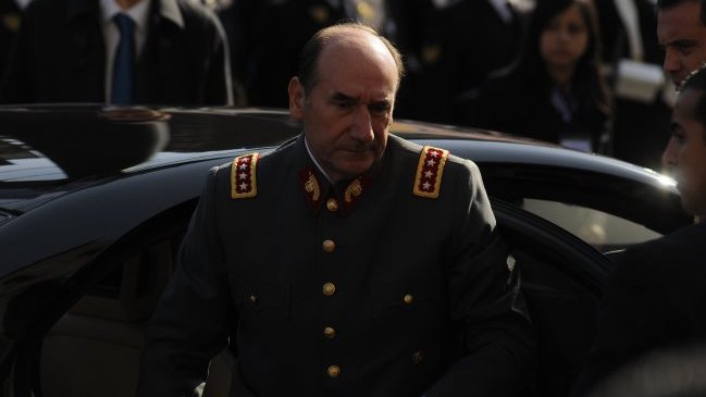 Fiscalía investiga eventual enriquecimiento ilícito de ex comandante del Ejército