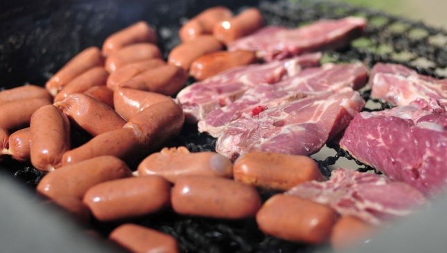 65% de los chilenos hace asados al menos una vez al mes