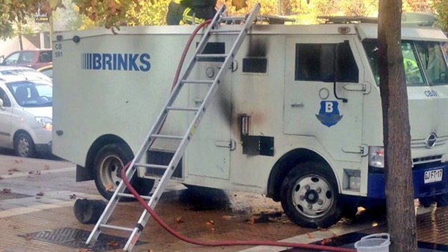 Camión de valores Brink's se incendió en Las Condes