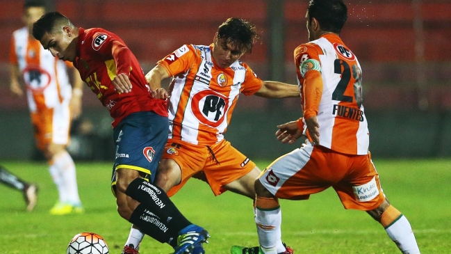 Cobresal evitó el descenso tras empatar con Unión Española