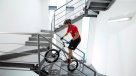 El mexicano David García rompió Récord Guinness de subir escalones en bicicleta