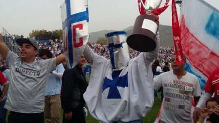 Así se vivió la celebración de la UC en la cancha de San Carlos de Apoquindo