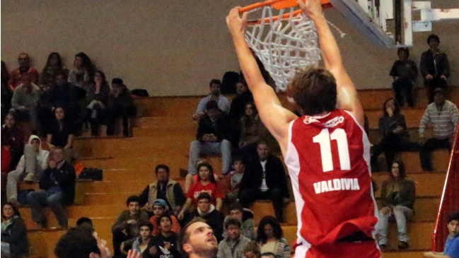 CD Valdivia y CEB Puerto Montt son líderes en la Liga Saesa