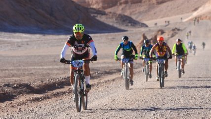 Gonzalo Aravena y Evelyn Muñoz ganaron el Atacama Challenger 2016