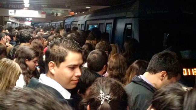 Revisa el estado del tránsito, el Metro y Transantiago