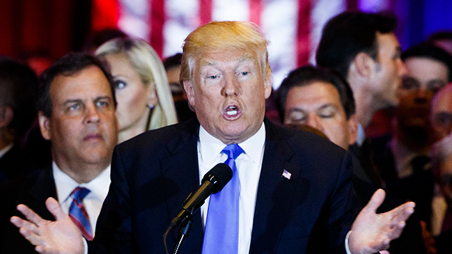 Trump vincula a padre de Cruz con asesino de Kennedy en día de votación clave