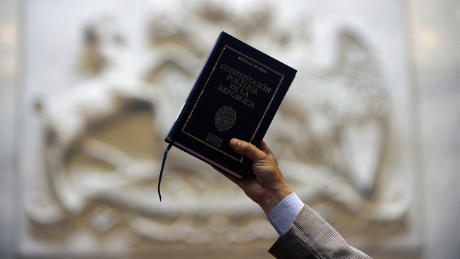 Encuesta Adimark muestra alto interés en participar del proceso constituyente