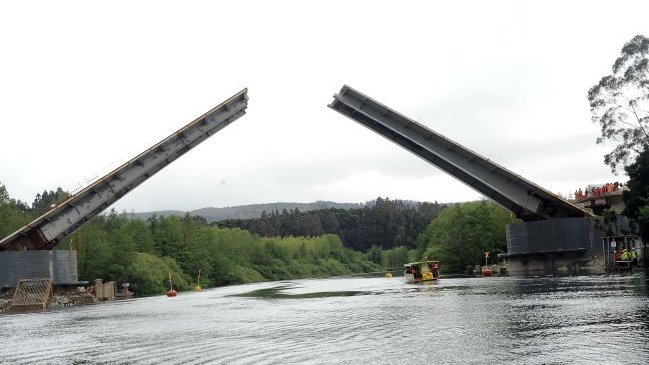 Puente Cau Cau: Empresa se querelló contra el ministro de Obras Públicas