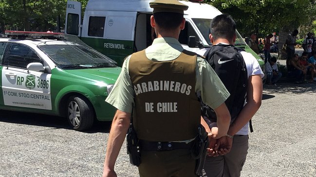 Parlamentarios no descartan excluir a menores de control preventivo de identidad