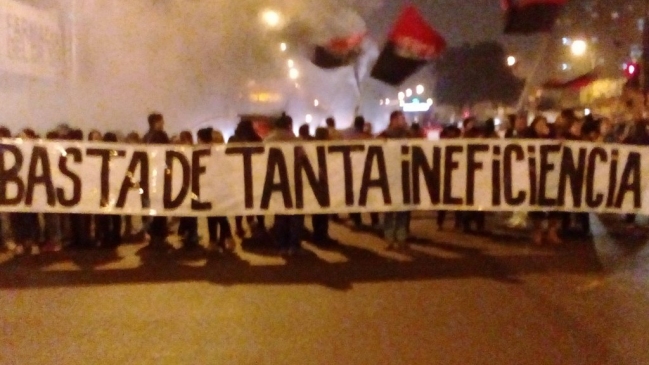 Protesta por casas paralizó el tránsito en la Alameda