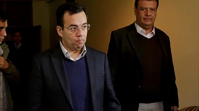 Gobierno: Reivindicaciones de otros temas impidieron acuerdo para afectados por marea roja