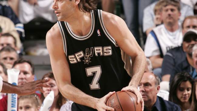 Oberto y Feaster llegan a Chile junto al NBA3X