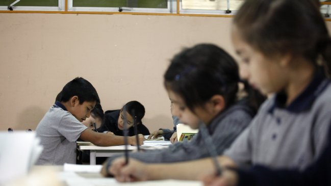 Diputados UDI presentaron proyecto para eliminar las tareas escolares