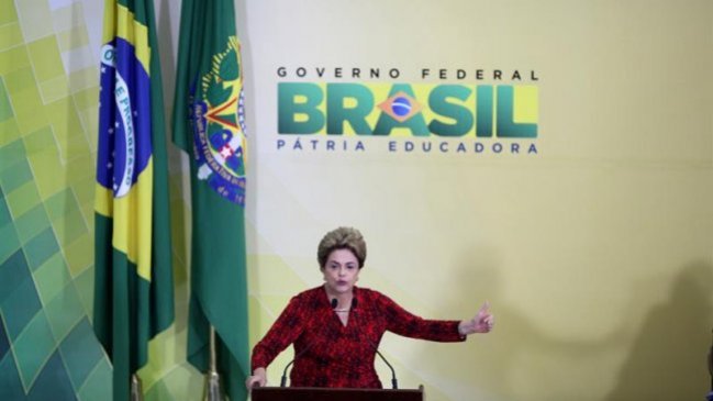 Brasil: Oposición busca revocar suspensión del juicio político contra Rousseff