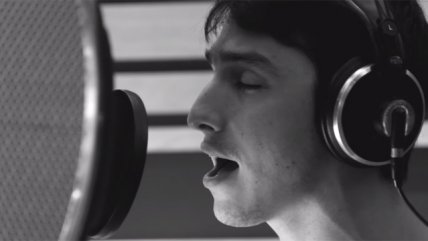   La romántica nueva canción de Moral Distraída 
