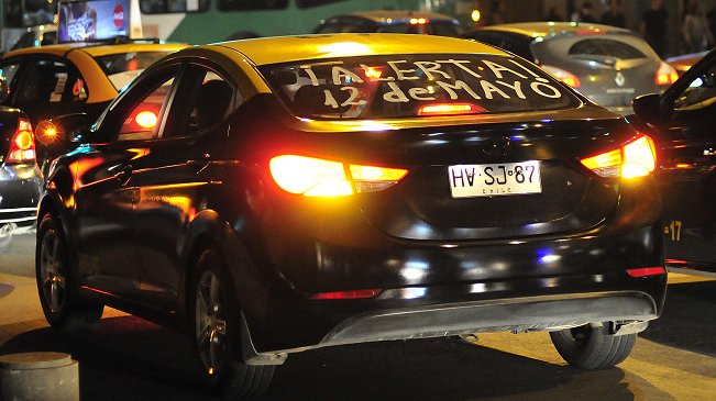 Gobierno autorizó protesta de taxistas contra Uber en Santiago