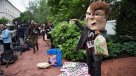 Protesta contra Donald Trump en afueras de Comité Nacional Republicano