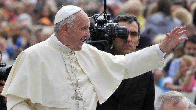 Papa: Hay quien siente compasión por animales, pero se olvida del vecino