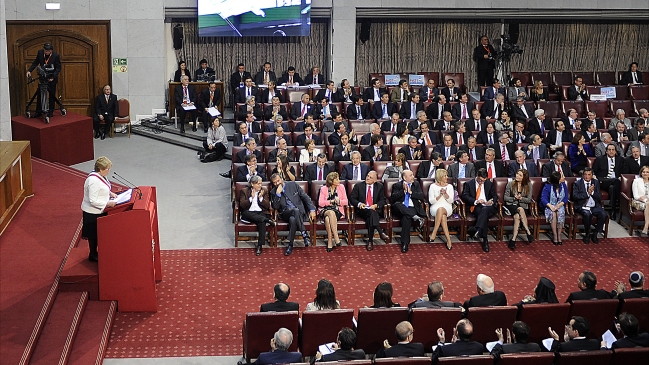 Diputados piden suma urgencia a proyecto para cambiar fecha del discurso del 21 de mayo