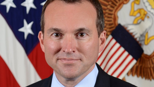 Senado de EEUU confirmó al primer secretario del Ejército abiertamente homosexual