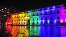 La Moneda se iluminó con los colores de la diversidad sexual