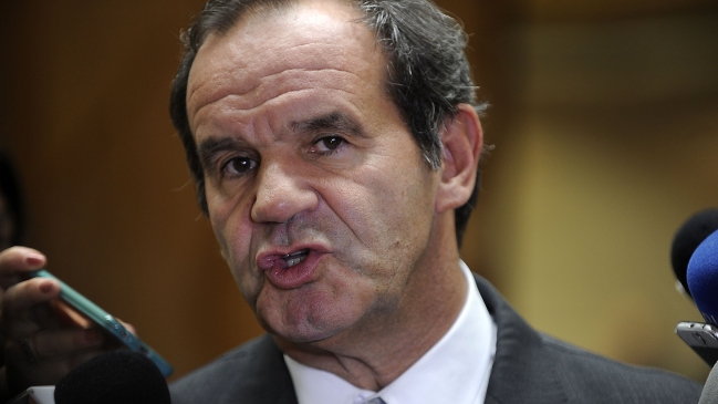 Allamand: Con su nivel de argumento, a Díaz le quedan pocos días como ministro vocero