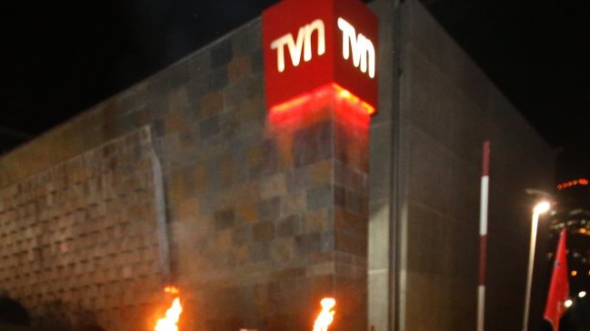 Chilotes reclaman por inyección de 100 millones de dólares a TVN