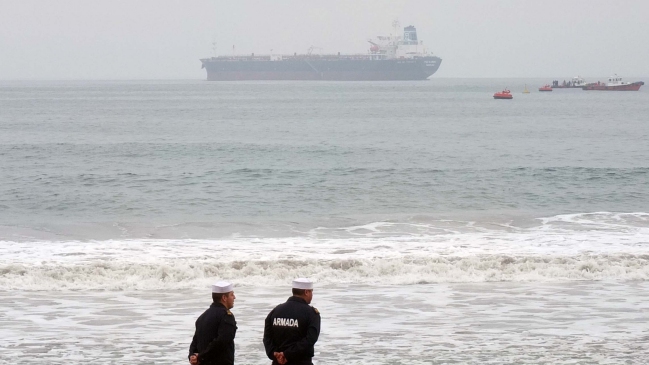 Seremi descartó riesgos para la salud tras análisis de muestras en bahía de Quintero
