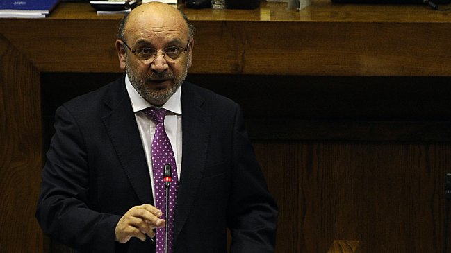 Diputado PS: Tenemos 26 de las 30 firmas para acudir al TC por control de identidad