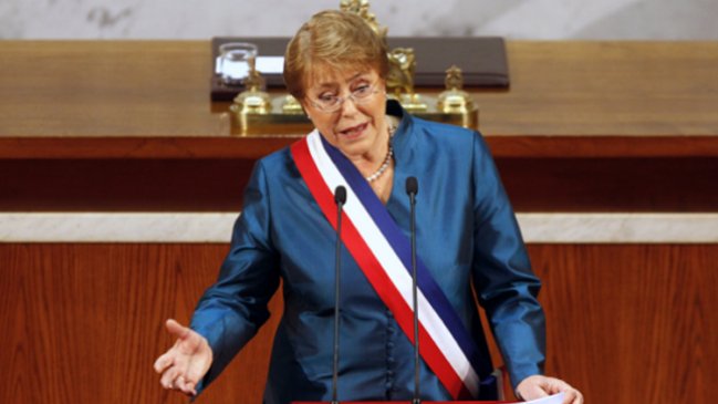 Bachelet anunció programa para que 40 mil familias accederán al dominio de su propiedad