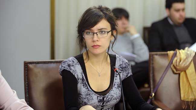 Diputados PC apoyarán intención de socialistas para impugnar el control de identidad