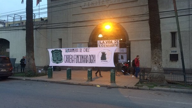 Funcionarios de Gendarmería iniciaron paralización