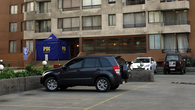 Mujer se precipitó junto a su hija desde azotea de edificio en Recoleta