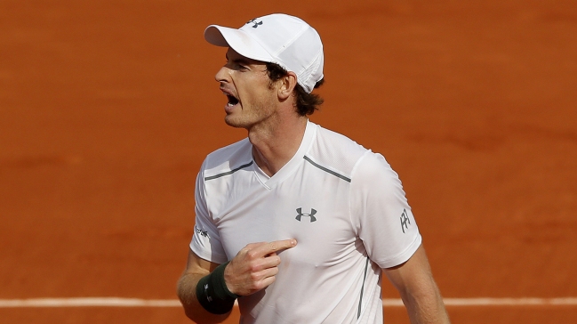 Andy Murray otra vez sufrió para seguir en carrera en París
