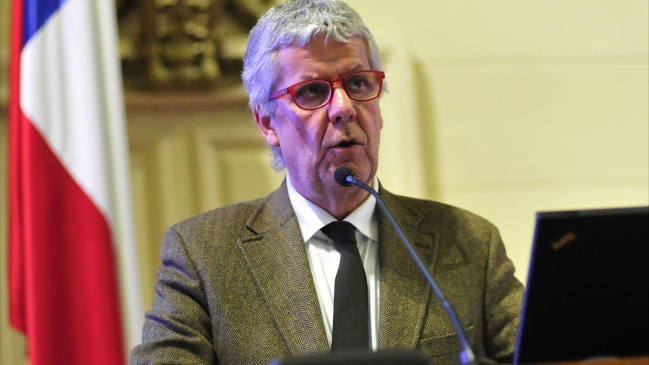 Eyzaguirre: No corresponde al Gobierno pedir explicaciones al TC por fallo sobre reforma laboral