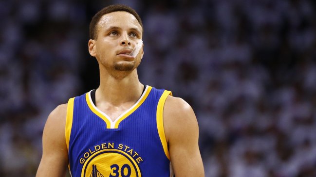 Stephen Curry y LeBron James encabezaron el equipo ideal de la temporada en la NBA