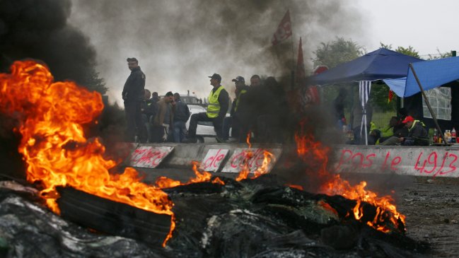Hollande defendió reforma laboral ante intensificación de las protestas