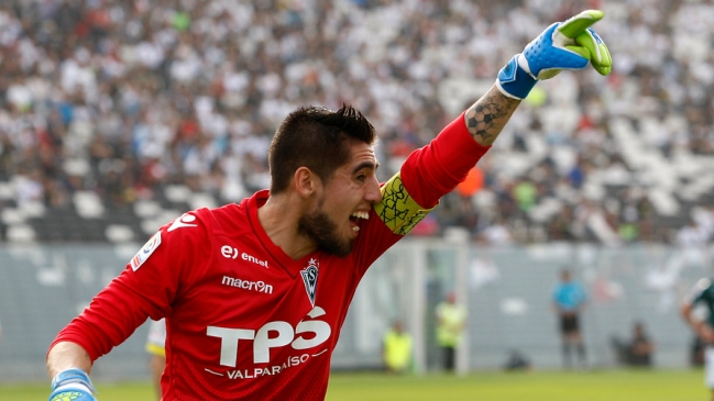 Gabriel Castellón asoma como opción en el arco de Universidad de Chile
