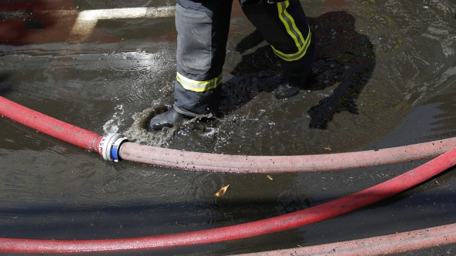 Villa Alemana: Hombre está en riesgo vital por incendio que destruyó su vivienda