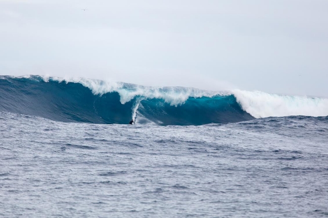 Surfista Rafael Tapia ahora se lució en ola gigante de Hawaii